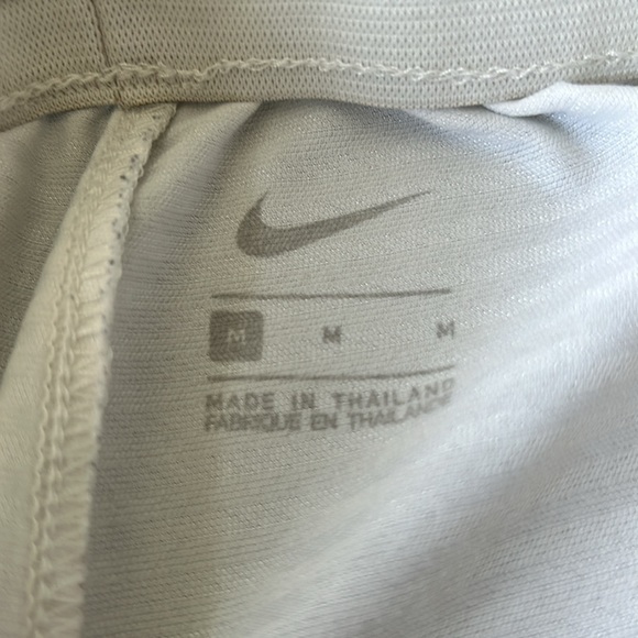 Four pairs Men’s Nike Basketball shorts - Picture 6 of 8